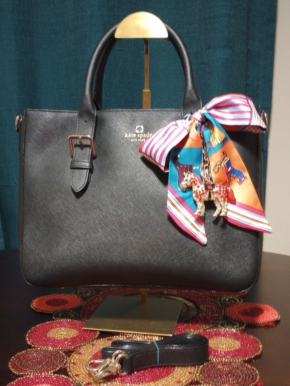 🧨Kate Spade Bag w/ Charm and Scarf